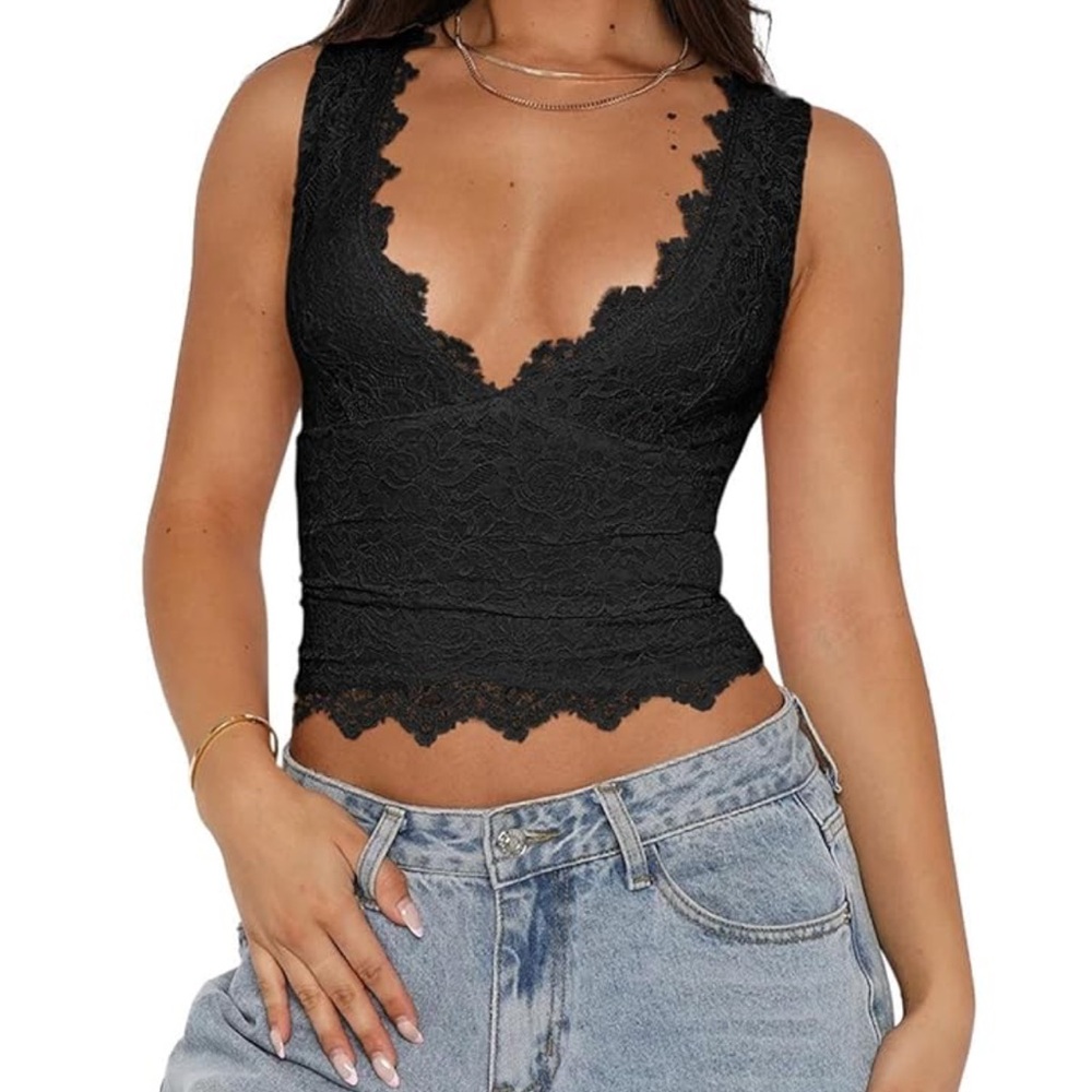 NWT Black Lace V-Neck Double Lined Going Out Cropped Tank